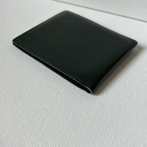 Louis Vuitton Taiga Porte Bllets 3 Cartes Leather Bifold Wallet - Picture 4 of 9